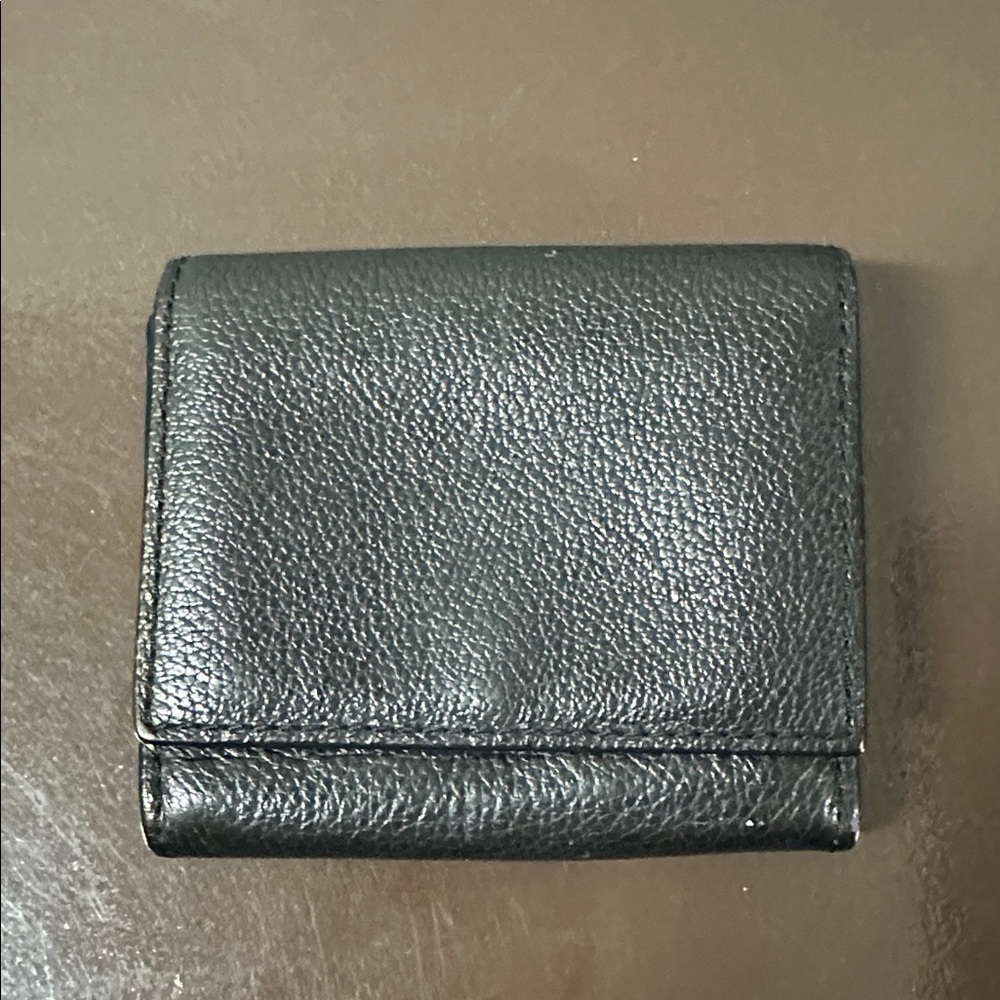3 compact wallets for the price of 1